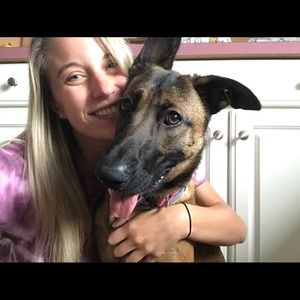 Meet your Posher, Cassandra